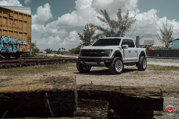 Фото дисков Vossen VFX-04 Глянцевый лак на Ford F-150 XIV