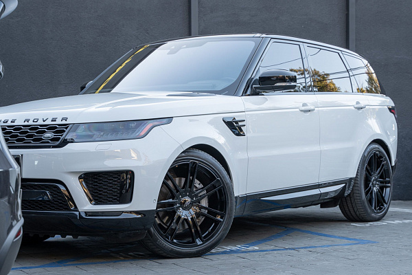 Фото дисков CEC C883 Черный глянец на Land Rover Range Rover IV