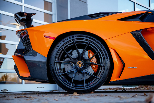 Фото дисков Strasse Wheels SM5R Deep Concave Monoblock Другой цвет на Lamborghini Aventador
