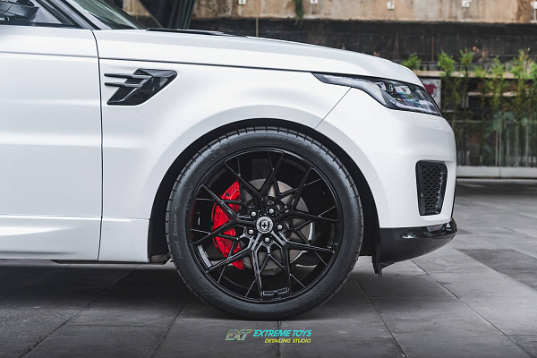 Фото дисков HRE FF10 Черный глянец на Land Rover Range Rover Sport II