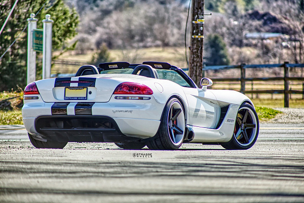 Фото дисков Strasse Wheels S5 Deep Concave FS Другой цвет на Dodge Viper
