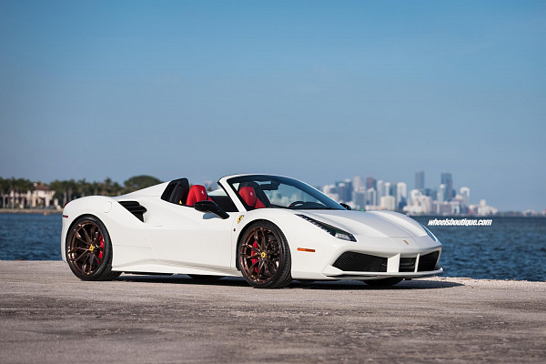 Фото дисков HRE P201 Глянцевая бронза на Ferrari 488