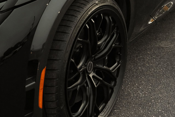 Фото дисков Brixton Forged PF14 R / RS Черный сатин на Ferrari Purosangue