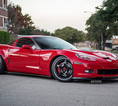 Фото дисков Strasse Wheels S5 Signature на Chevrolet Corvette C6