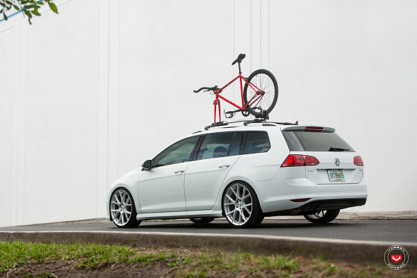 Фото дисков Vossen VFS-6 Серебро на Volkswagen Golf VII