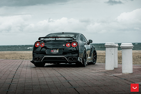 Фото дисков Vossen HF-5 Черный сатин на Nissan GT-R