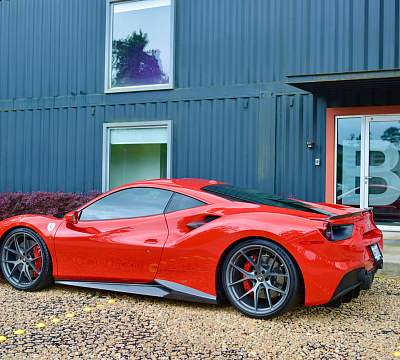 Фото дисков HRE P101 на Ferrari 488
