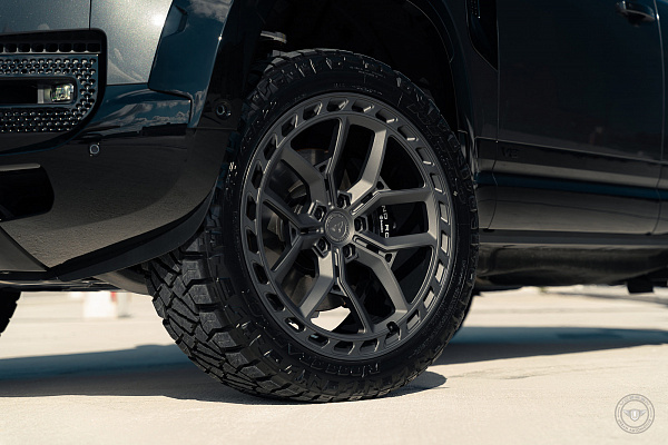 Фото дисков Vossen UV-X Матовый графит на Land Rover Defender II