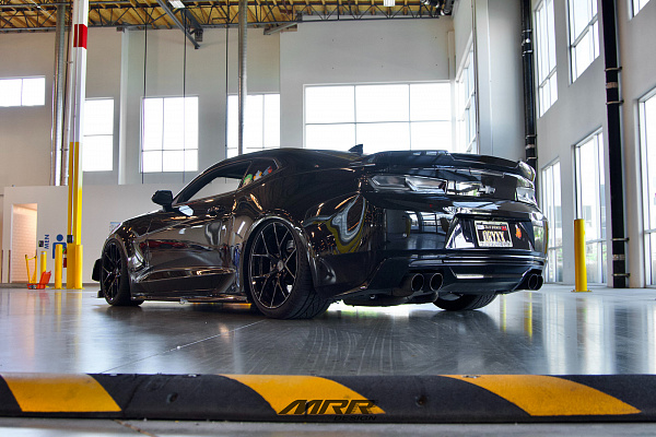 Фото дисков MRR FS06 Черный глянец на Chevrolet Camaro VI