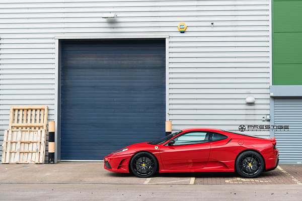 Фото дисков HRE P104 Черный глянец на Ferrari F430