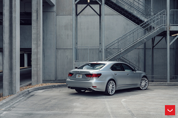 Фото дисков Vossen HF-4T Серебро на Lexus LS IV