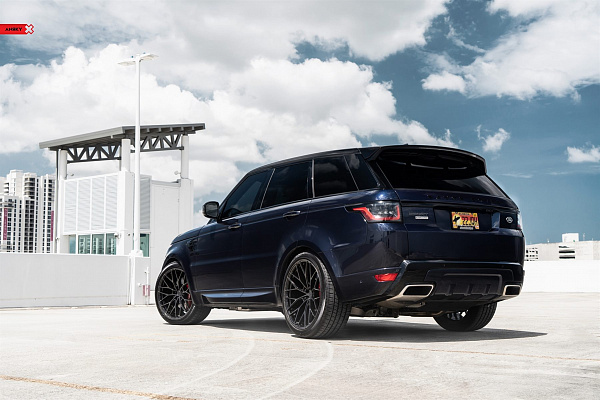 Фото дисков Anrky AN10 Черный глянец на Range Rover IV