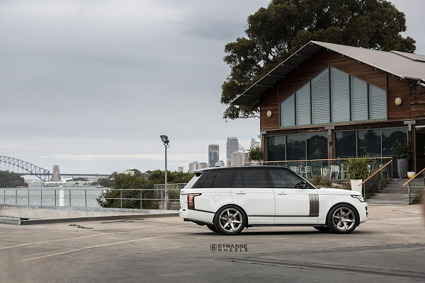 Фото дисков Strasse Wheels S6 Deep Concave Monoblock Сатиновый темный лак на Range Rover IV