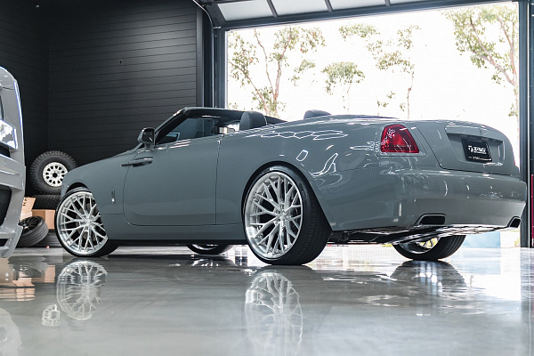 Фото дисков Anrky AN30 Глянцевый лак на Rolls-Royce Wraith