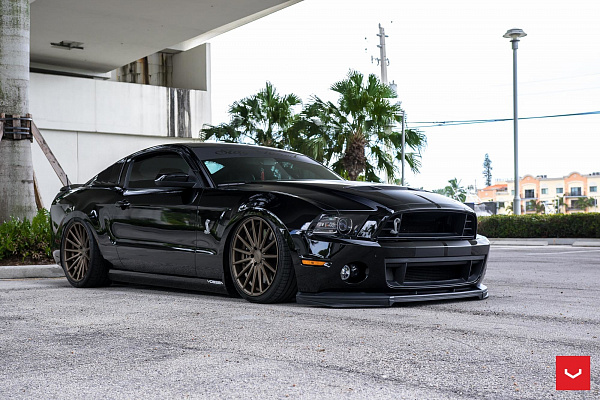 Фото дисков Vossen VFS-2 Сатиновая бронза на Ford Mustang V