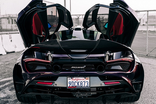 Фото дисков Brixton Forged CM6-RS Черный сатин на McLaren 720S