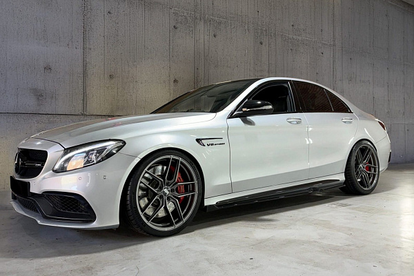 Фото дисков Bola B11 Глянцевый графит на Mercedes-Benz C-Class (W205)