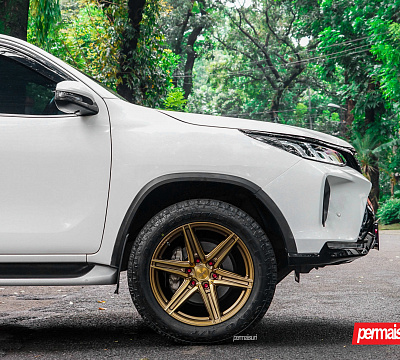Фото дисков Vossen HF6-2 на Toyota Fortuner II