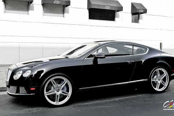 Фото дисков CEC C881 Глянцевый лак на Bentley Continental GT II