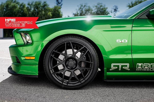 Фото дисков HRE FF01 Черный сатин на Ford Mustang V