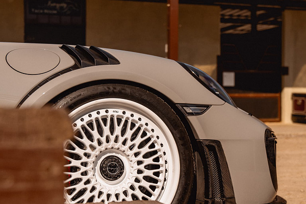 Фото дисков Brixton Forged TR20 Белый глянец на Porsche 911 VII
