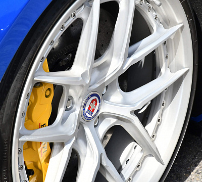 Фото дисков HRE S101SC на Ferrari F8