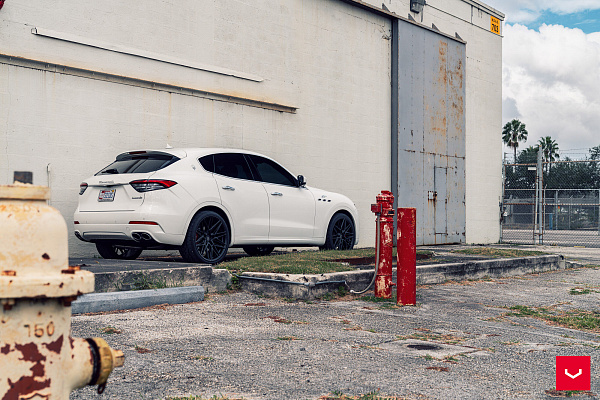 Фото дисков Vossen HF-7 Черный сатин на Maserati Levante