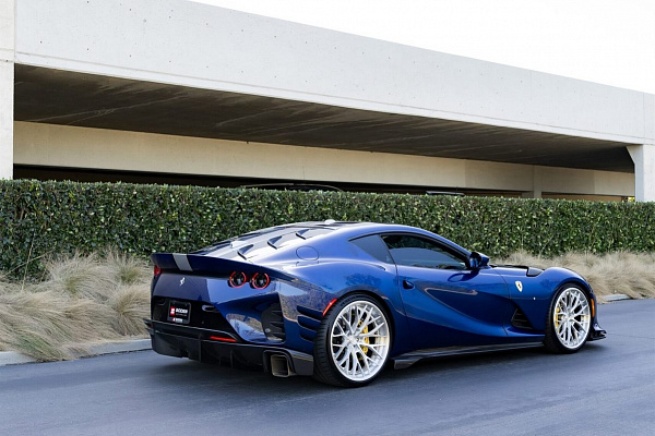 Фото дисков Anrky AN30 Глянцевый лак на Ferrari 812