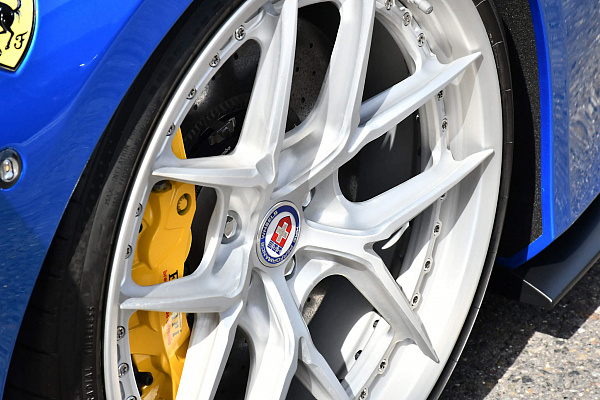 Фото дисков HRE S101SC Сатиновый лак на Ferrari F8
