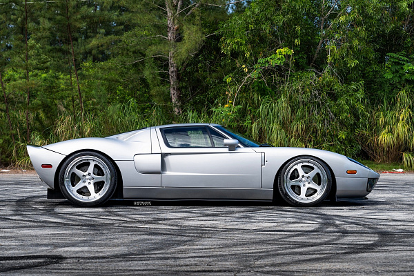Фото дисков Strasse Wheels S5 Track Глянцевый лак на Ford GT I