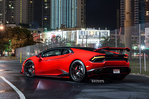 Фото дисков Strasse Wheels SM5R Deep Concave Duoblock Черный сатин на Lamborghini Huracan