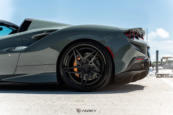 Фото дисков Anrky S3-X3 Черный глянец на Ferrari F8