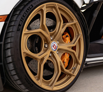 Фото дисков HRE P111SC на McLaren 600
