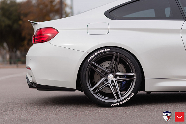 Фото дисков Vossen VFS-5 Глянцевый графит на BMW 4/M4 (F32/F82)