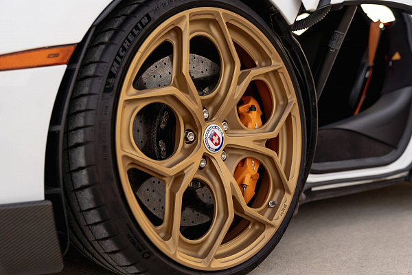 Фото дисков HRE P111SC Сатиновое золото на McLaren 600