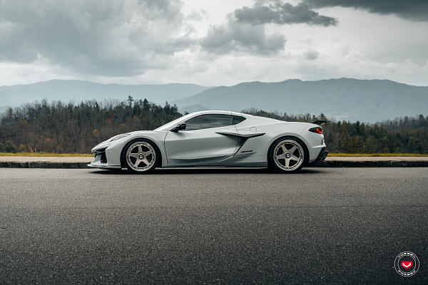 Фото дисков Vossen GEN-01 (3-Piece) Сатиновый лак на Chevrolet Corvette C8