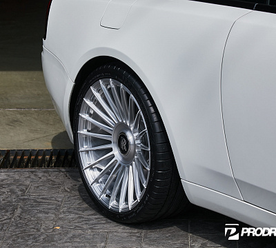 Фото дисков Vossen S17-13 на Rolls-Royce Wraith