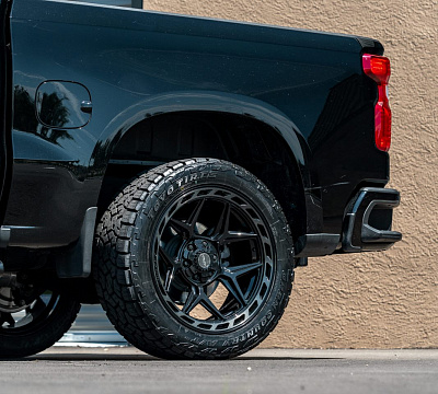 Фото дисков 4PLAY 4P55 на Chevrolet Silverado IV