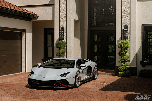 Фото дисков 1886 Wheels G010 Полированный лак на Lamborghini Aventador