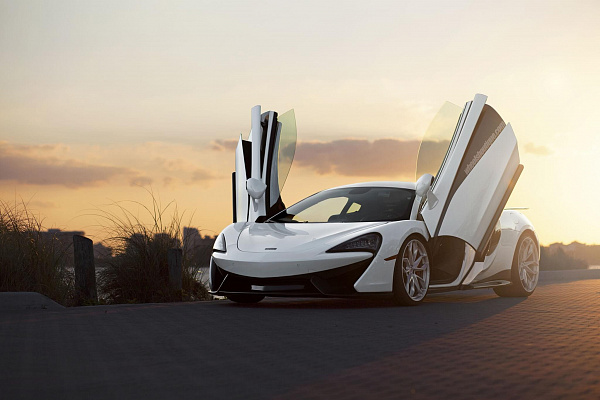 Фото дисков HRE P201 Серебро на McLaren 570S