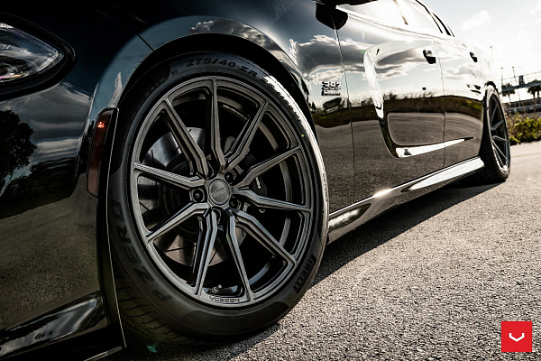 Фото дисков Vossen HF-3 Глянцевый графит на Dodge Charger VII