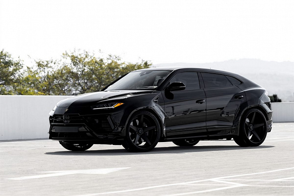 Фото дисков Anrky RS5.3 Черный сатин на Lamborghini Urus