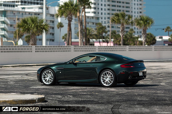 Фото дисков BC Forged RS40 Глянцевый лак на Aston Martin Vantage 3