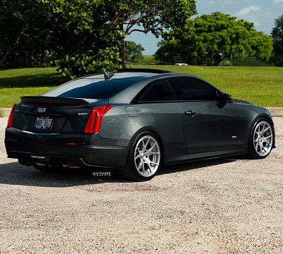 Фото дисков Strasse Wheels SM5R Deep Concave Duoblock на Cadillac ATS