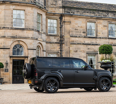 Фото дисков Kahn Mondial Retro RS на Land Rover Defender II