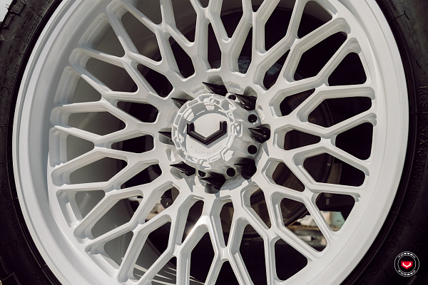 Фото дисков Vossen GNX-02 Белый глянец на GMC Hummer EV