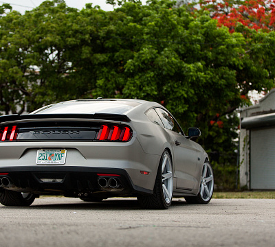 Фото дисков Vossen CV3 на Ford Mustang VI
