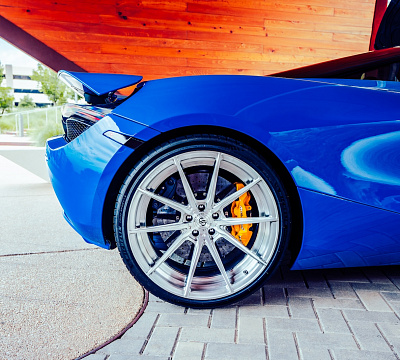 Фото дисков Strasse Wheels SV10 Deep Concave Duoblock на McLaren 720S