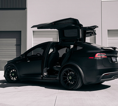 Фото дисков Brixton Forged R11-R на Tesla Model X