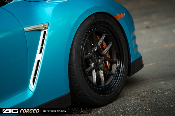 Фото дисков BC Forged LE52 // MLE52 Глянцевый темный лак на Nissan GT-R